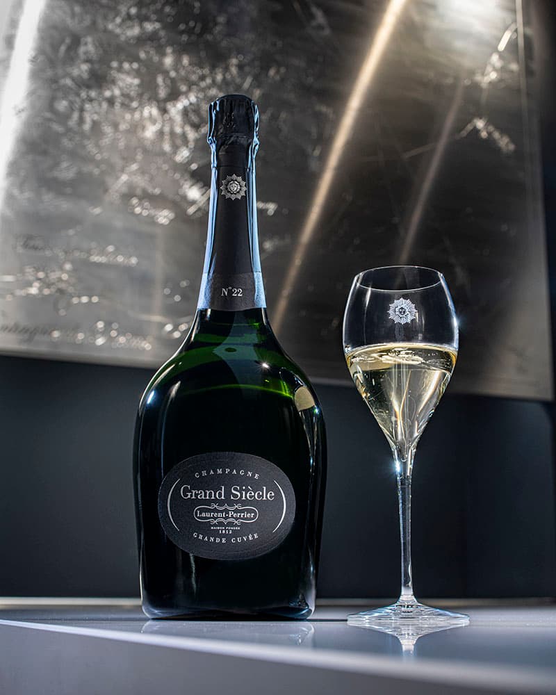 邦楽 Champagne Provocation to Noble Artists Laurent Perrier's Champagne tasting with the EHL Oenology